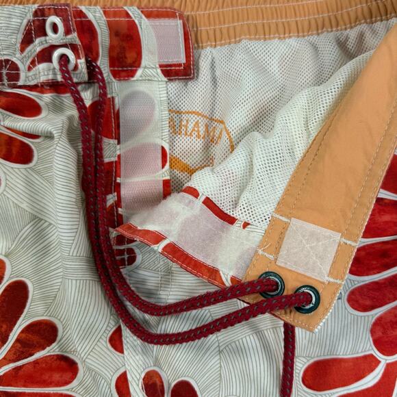 Tommy Bahama Men’s Medium Tropical Boardshorts Red Floral Size 32” Waist - Picture 3 of 10